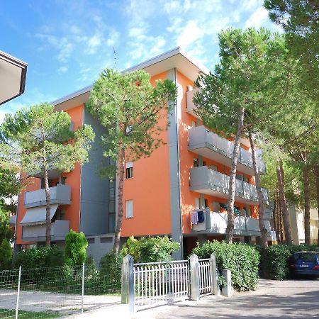 Condominio Tiziano B Бибионе Экстерьер фото